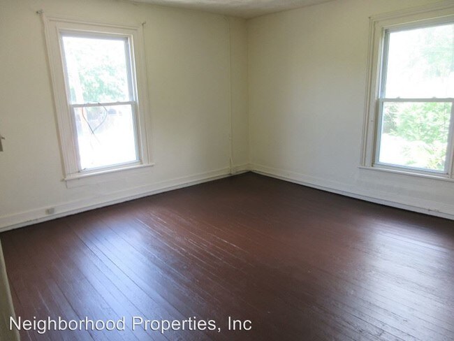 Building Photo - 336-7-1/2 7 1/2 St SW