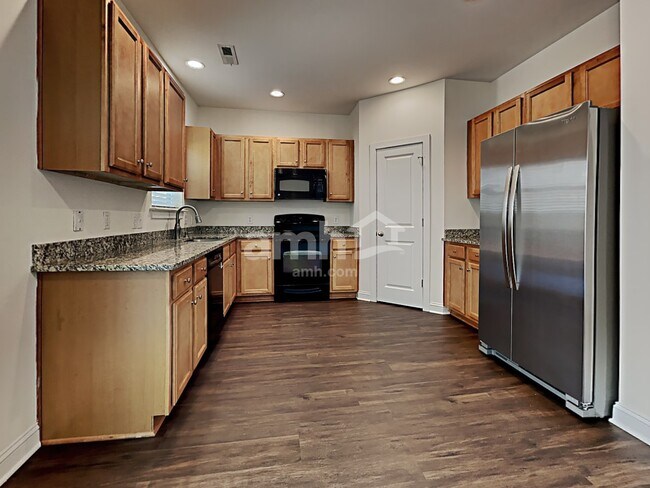 Building Photo - 423 Sablewood Drive