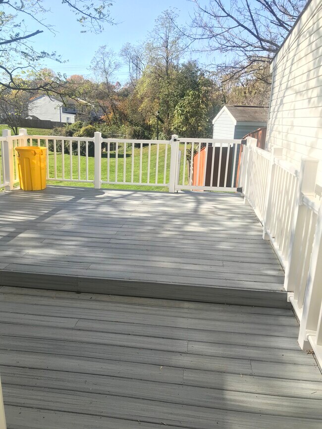 Foto del edificio - 6452 Lacrosse Ln NE