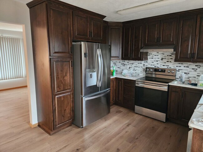 Foto del edificio - Three bedroom two bathroom house for rent