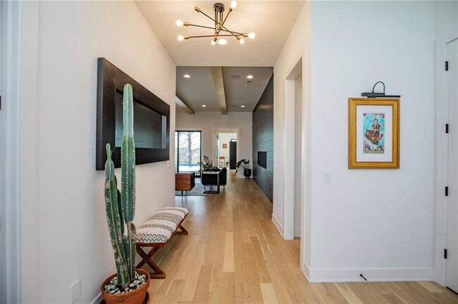 Building Photo - 4205 S Watercrest Dr