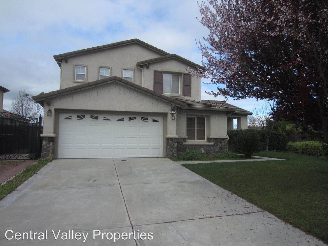 Foto principal - 5 br, 3 bath House - 13225 Talc St