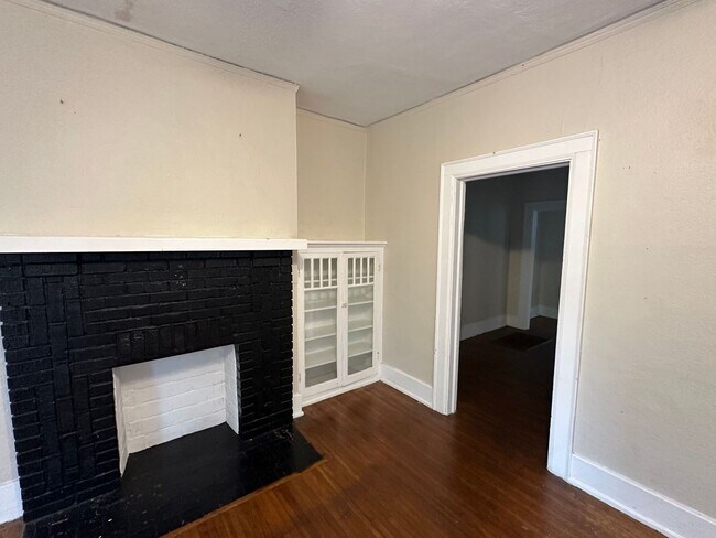 Building Photo - Panama Street Duplex - CAMELLIA