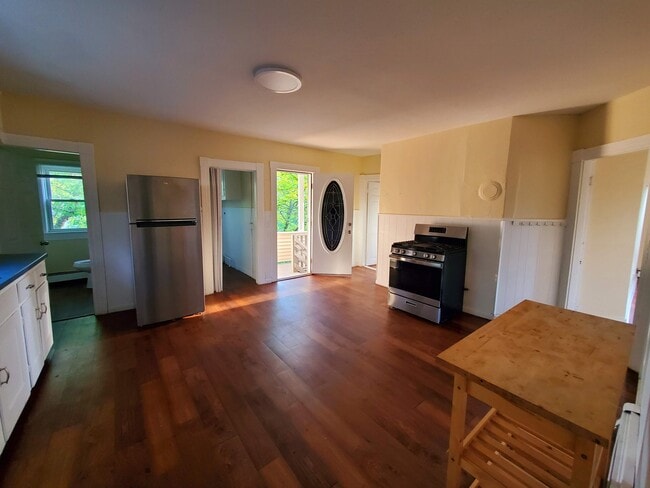 Building Photo - 45 Dumais St
