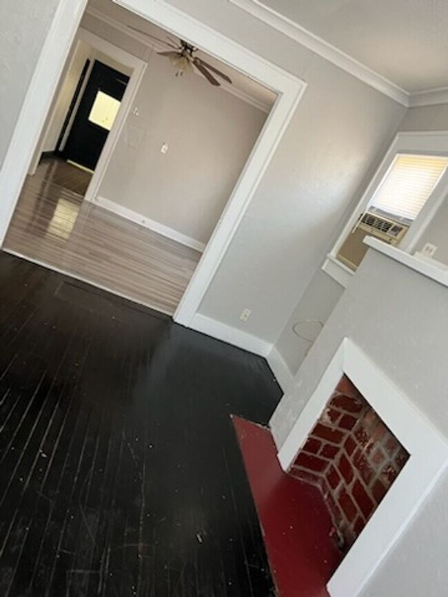 Building Photo - 308 S Mississippi St
