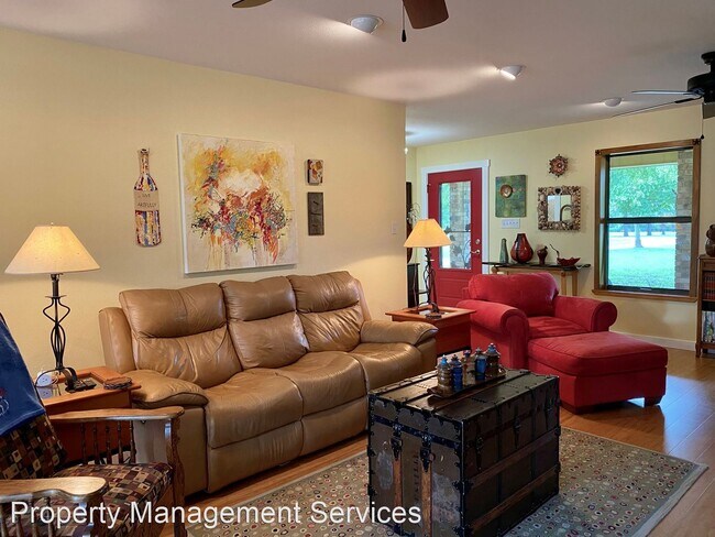 Foto del edificio - 3 br, 2.5 bath House - 622 Woodland Dr.