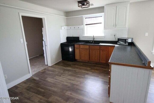 Building Photo - 20233 Nettle Dr