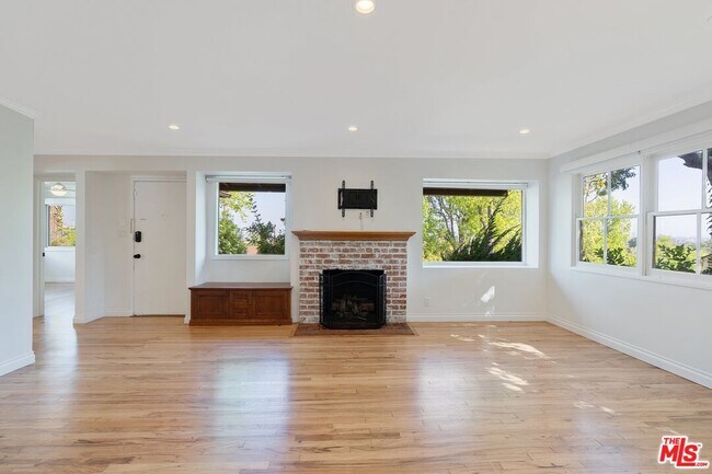 Foto del edificio - 3938 Burnside Ave