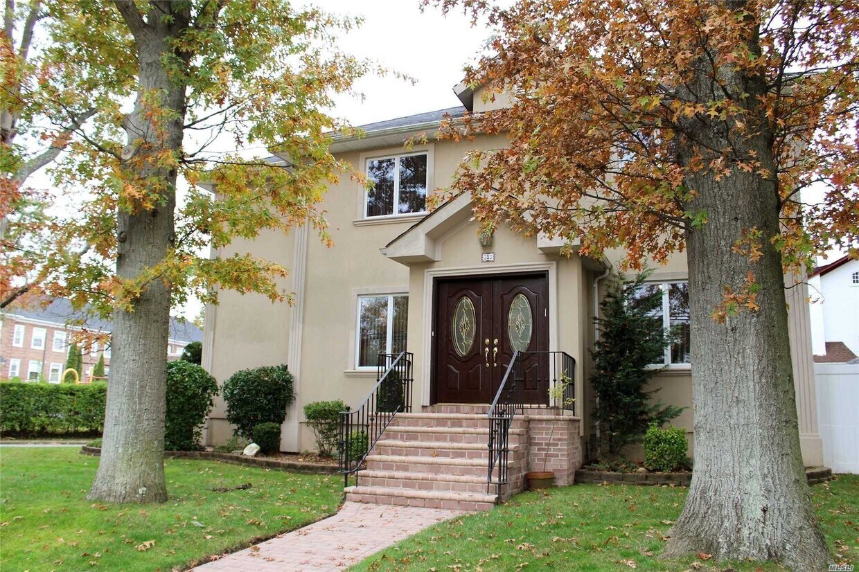 Primary Photo - 353 Woodmere Blvd