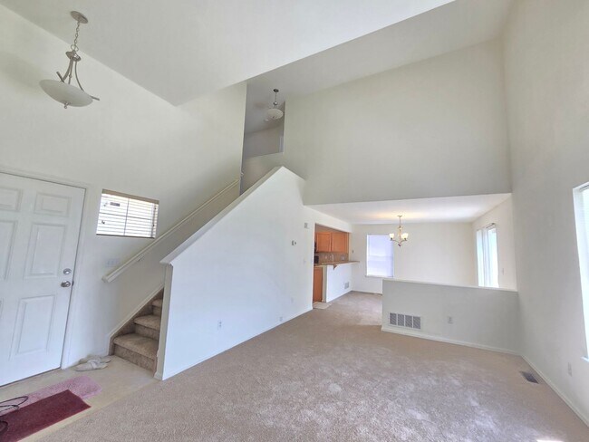 Building Photo - 3 Bedroom home