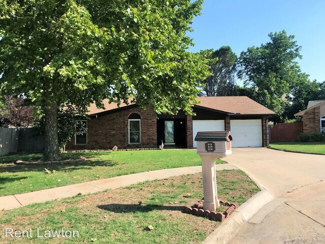 Building Photo - 3 br, 2 bath House - 4715 NE MacArthur Circle