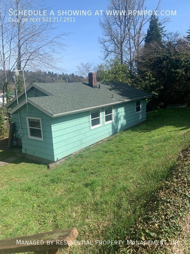 Building Photo - 2828 SW California St
