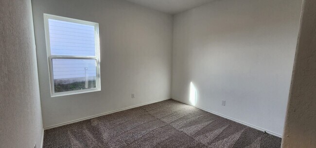 Foto del edificio - 4150 Admirals Bnd