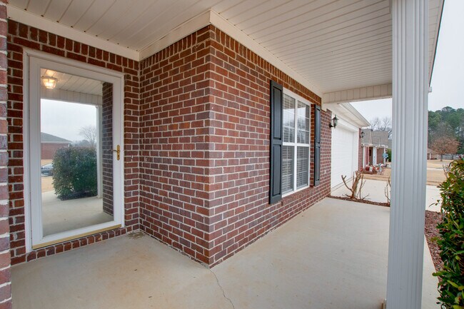 Covered Back Porch - 104 Kings Cross Dr