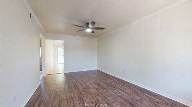 Foto del edificio - 1601 Cloverdale Ct
