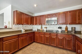 Building Photo - 45697 W Starlight Dr