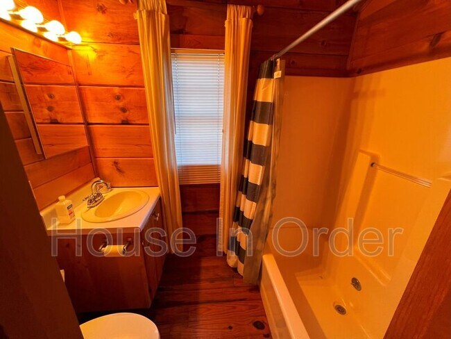 Building Photo - 115 Crider Cir