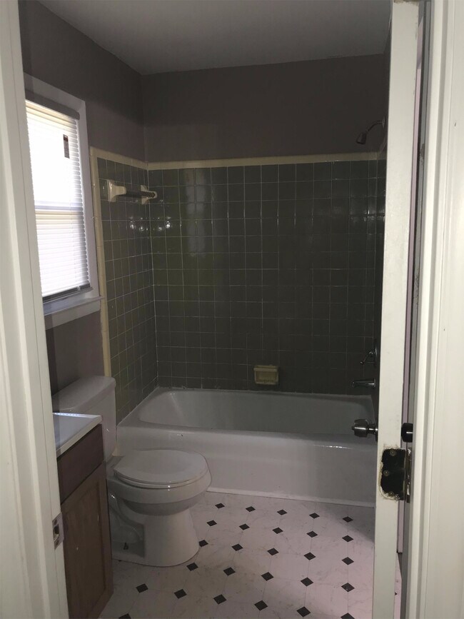 Foto del edificio - 5218 Madonna Dr