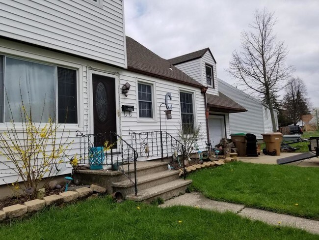 Foto del edificio - 758 S Huth Rd