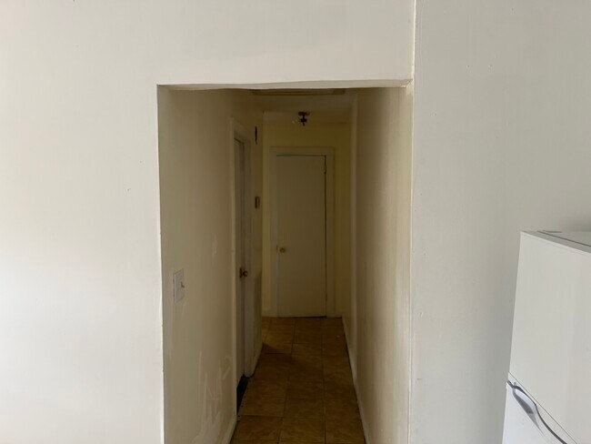 Building Photo - 1156 Wilson St