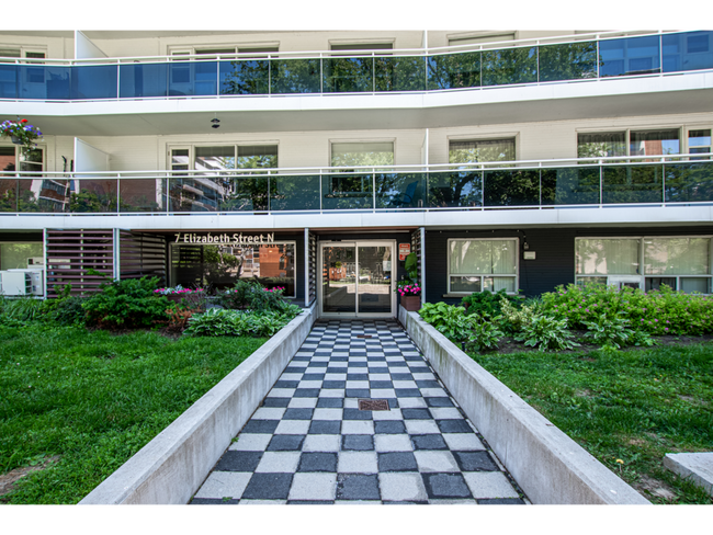 Building Photo - 7 Elizabeth Street North