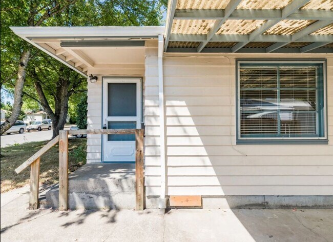 Foto del edificio - 410-12 Harrison St, Newberg