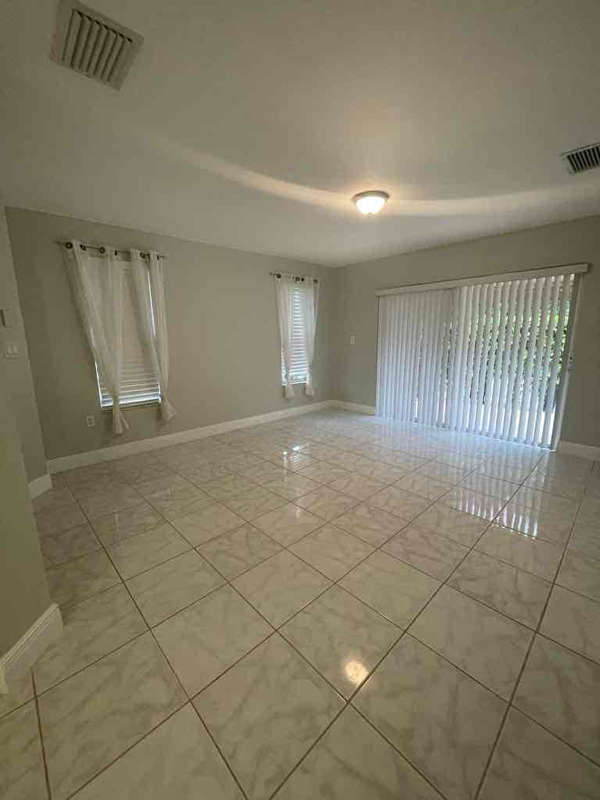 Foto del edificio - 4760 SW 166th Ct