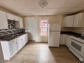 Building Photo - 9 Delwood Rd