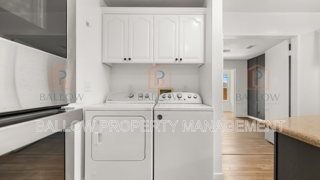 Building Photo - 2915 Ulric St