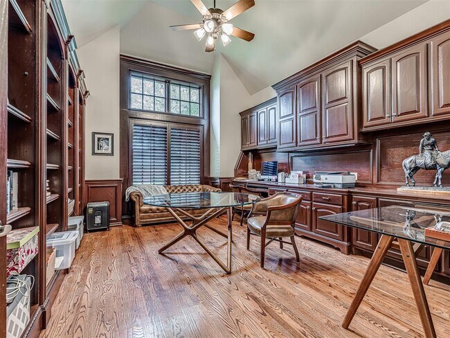 Foto del edificio - 3309 Shadow Valley Dr