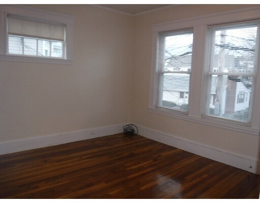 Building Photo - 124 Nichols Ave