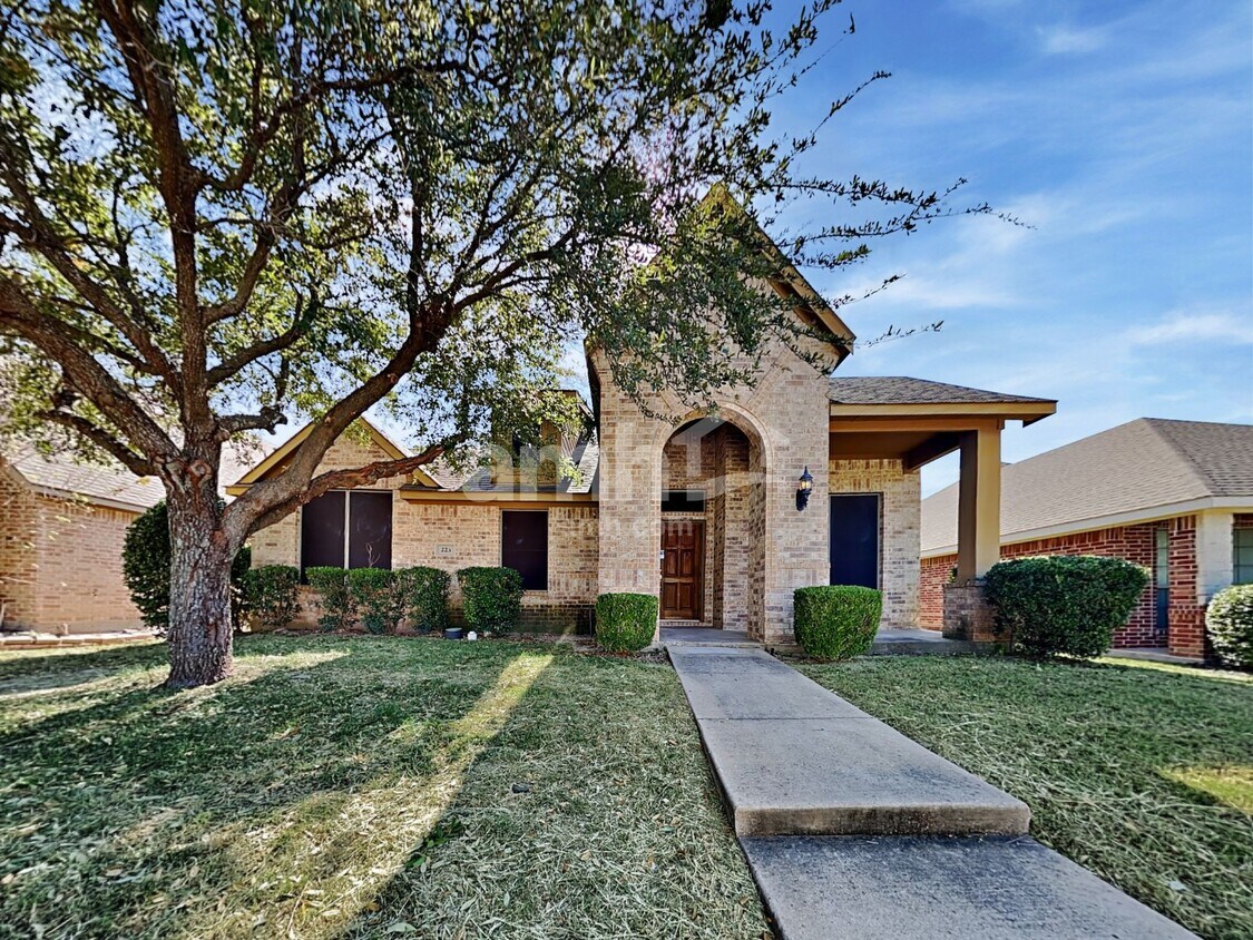Foto principal - 223 Dancing Light Ln