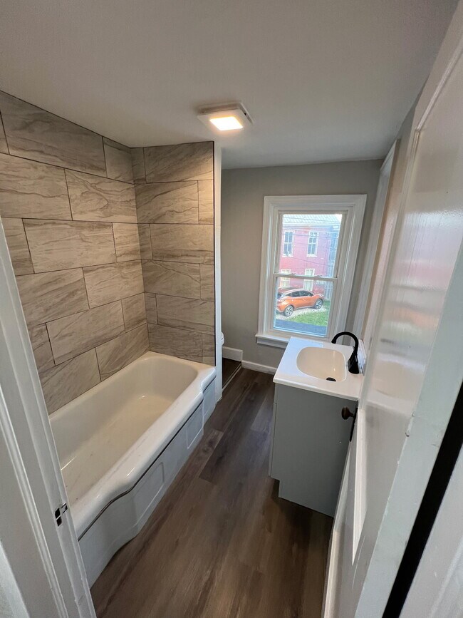 Foto del edificio - 24 Cleveland Ave