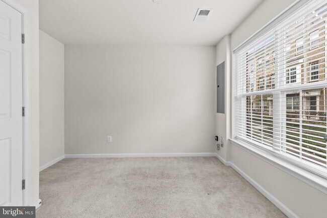 Foto del edificio - 7118 Rowlock Aly