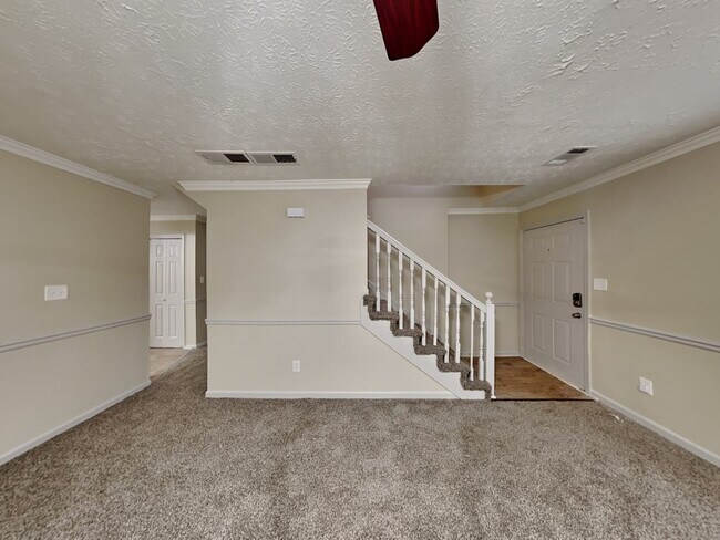 Building Photo - 537 Julius Dr