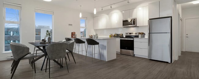 Building Photo - Collina