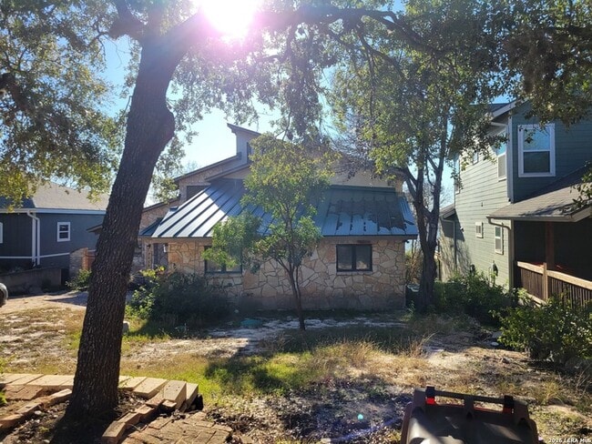 Building Photo - 2059 Glenn Dr