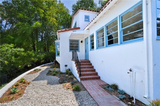 Building Photo - 13632 Oak Canyon Ave