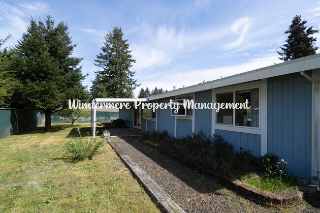 Foto del edificio - Bright and Charming 3 bed Rambler in Convenient Port Orchard Location