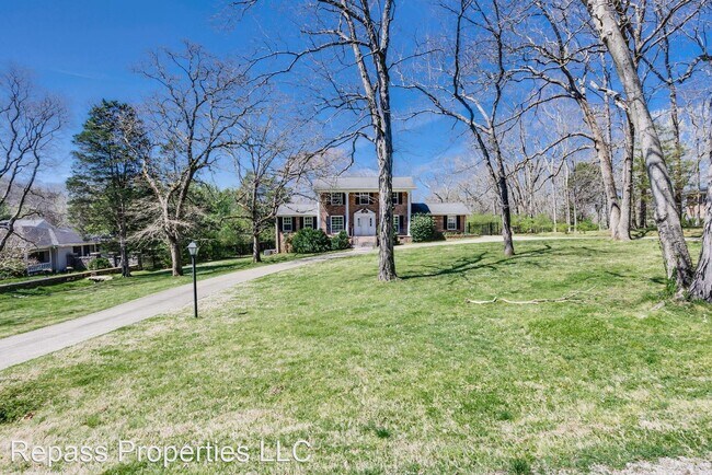 Building Photo - 4 br, 3 bath House - 795 Greeley Dr
