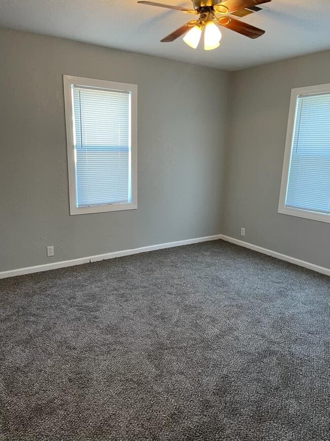 Building Photo - 708 Maxwell St NW