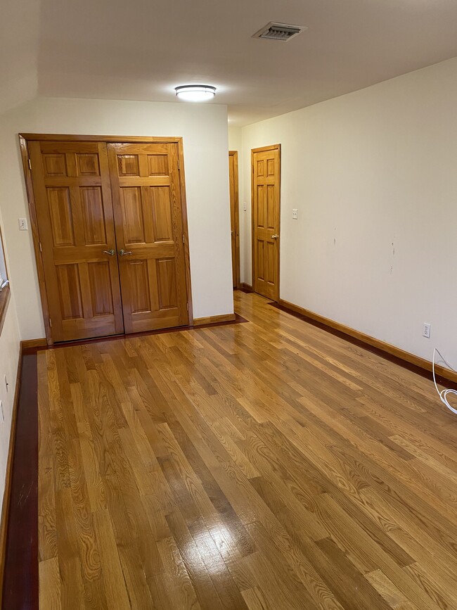 Building Photo - 655 Midwood St