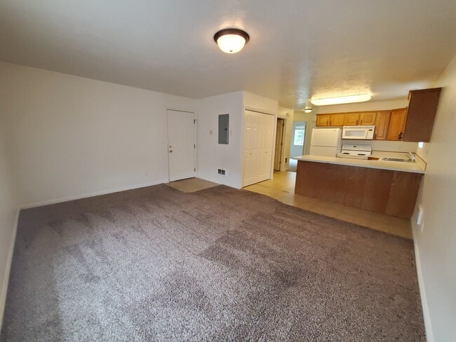Building Photo - 3118 E Chasewood Dr