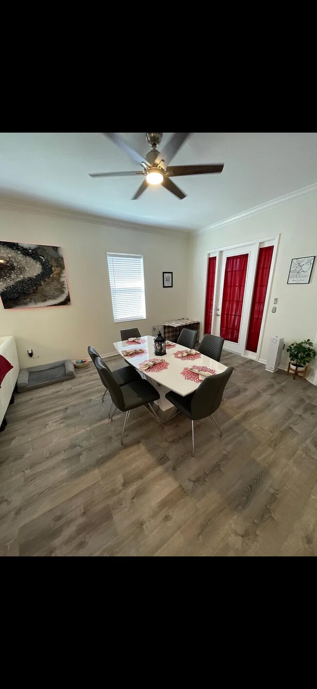 Building Photo - 1000 Peggy Cir