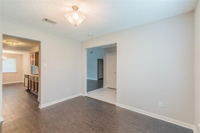 Building Photo - 6722 Loch Bruceray Dr