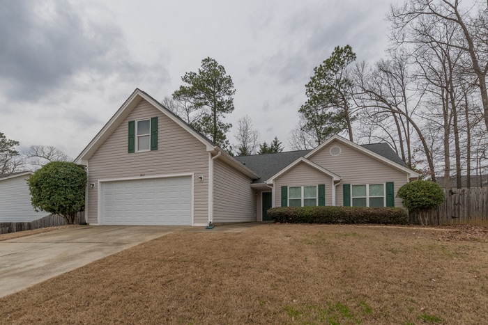 3 BD 2 BA Fenced Ranch with Bonus Room - 3 BD 2 BA  Fenced Ranch with Bonus Room