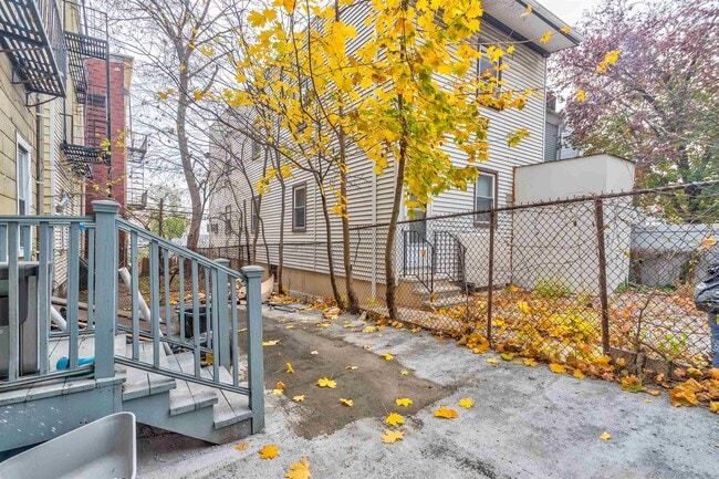 Foto del edificio - 164 Highland Ave