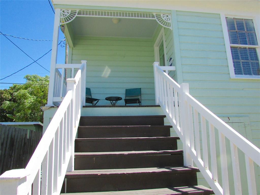 Foto principal - 3011 Avenue P 1/2