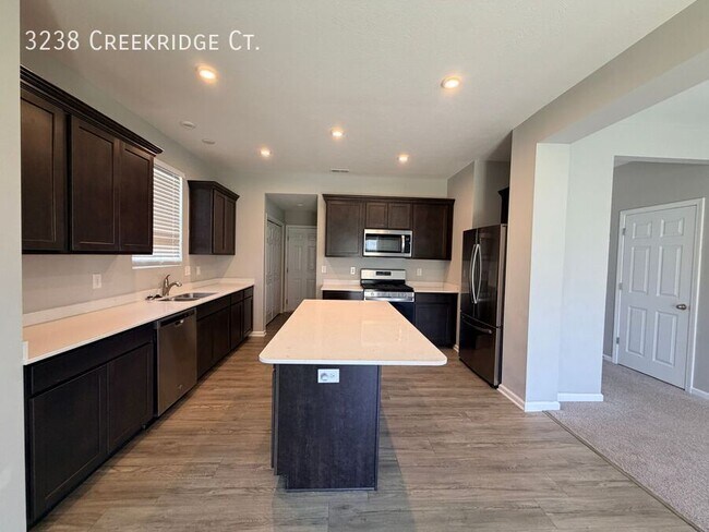Foto del edificio - 3238 Creekridge Ct