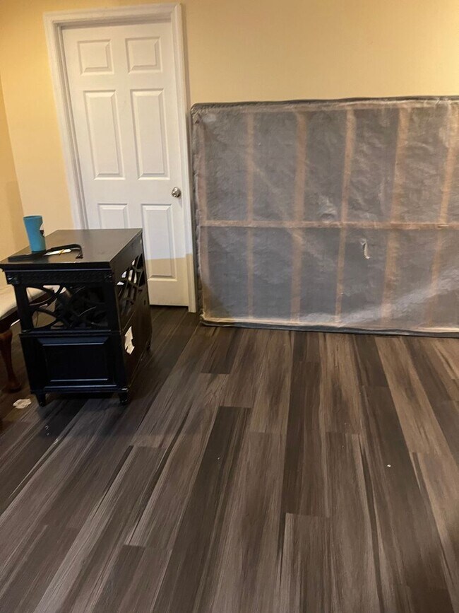 Foto del edificio - Spacious 4BR Townhome in Beltsville